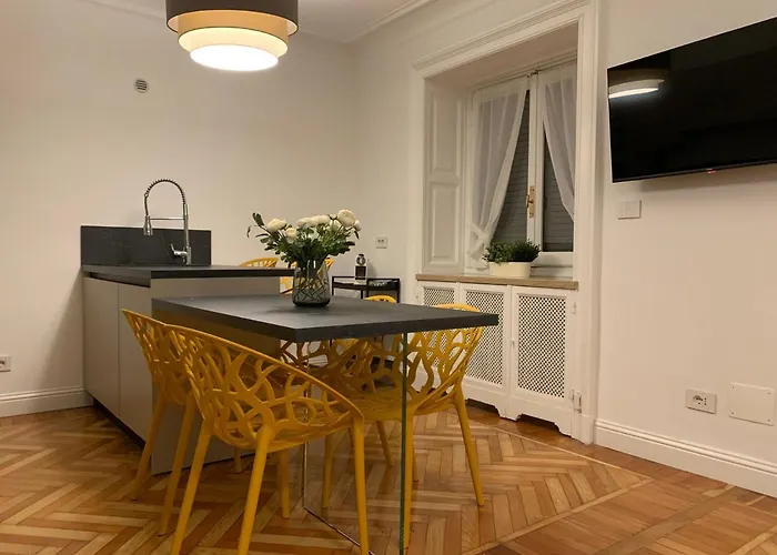 Turin Central Apartment *
