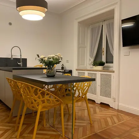 Turin Central Apartment *